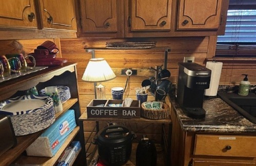 Moulton Cabina | Bankhead Hideaway - Peaceful Retreat w/Hot Tub in Bankhead Forest. Dog Friendly!