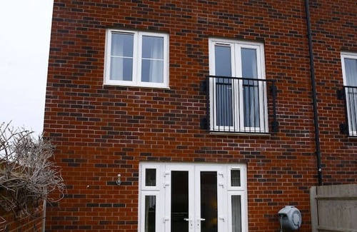 Middleton Cheney Casa | Bankside Stays (Sleeps 8)