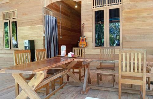 Siberut Apartamento | Bankvault Surf Camp Mentawai