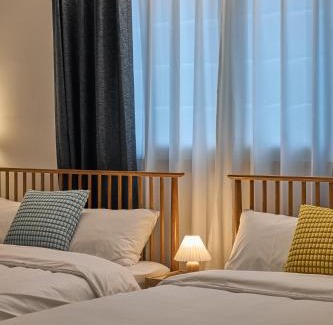 Jung-gu Apartamento | Banwoldang Stn 3min, Table for 6, Hotel bedding, Luggage Storage