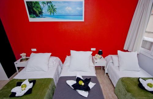 El Putget i Farro Casa | Barcelona City North Hostal