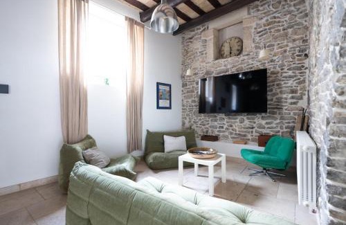 Saint-Bauzille-de-Montmel Casa | Bardelours 1 Charming house with swimming pool in the heart of the Pic Sa