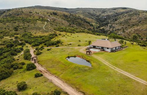 Addo Villa | Barefoot Addo Elephant Lodge - Luxury Family Villa