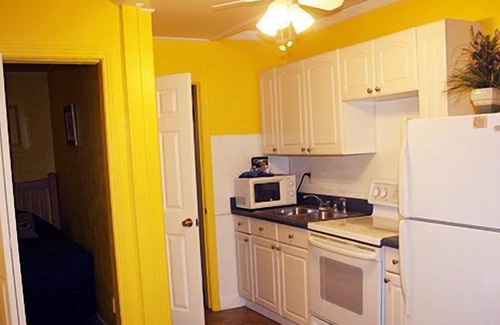 Clearwater Beach Hotel | Barefoot Bay Resort & Marina