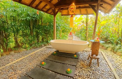 East Selemadeg Chalet De Esquí | Barefoot in the Heart