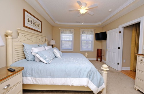 North Myrtle Beach Hotel | Barefoot Resort & Yacht Club