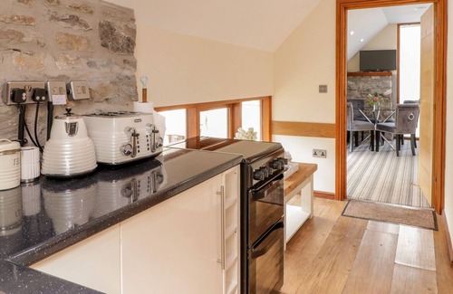 Nantgarw Apartamento | BARN APARTMENT 1, romantic, luxury holiday cottage in Cardiff