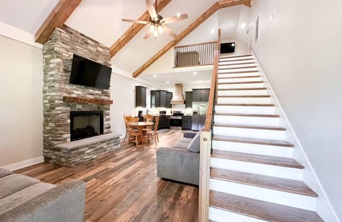 Lucas Casa | Barndo on the Barren