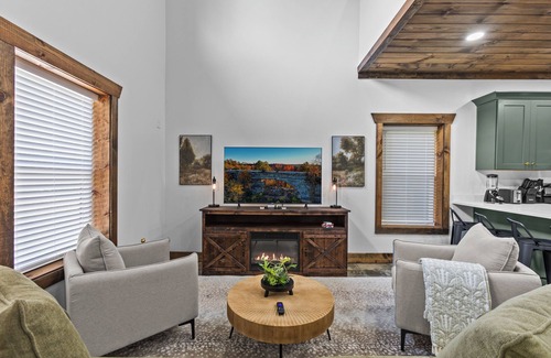 Stanton Casa | Barndo Stay Hot Tub Red River Ample Parking