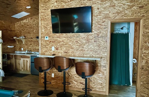 Jasper Apartamento | Barndominium along Angelina River near Lake Sam Rayburn great for Sportsmen