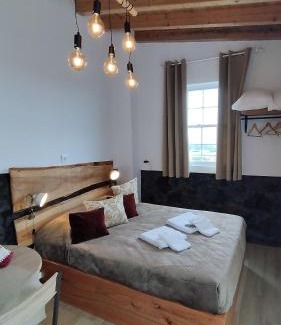 Angra do Heroismo Casa | Basalto Negro AL