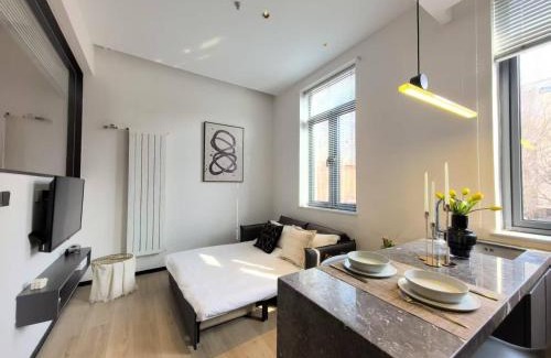 Dongcheng Apartamento | base-Beijing Sanlitun Serviced Apartment-Close to Forbidden City, Tian'anmen Square &Bike rental &Subway Line 2&3&17 &Free coffee &Washing machine, Kitchen &English speaking &High speed free WiFi &Robot