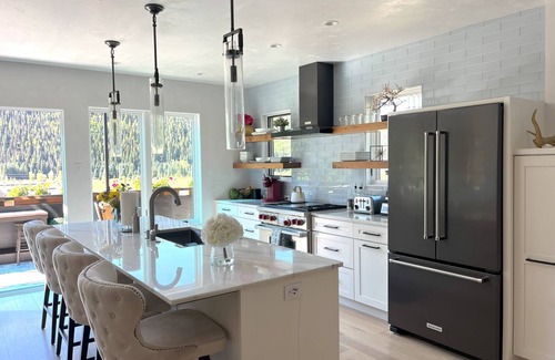 Telluride Casa | Basecamp at Valley Floor, Views, wildlife and hot tub at this spectacular home!