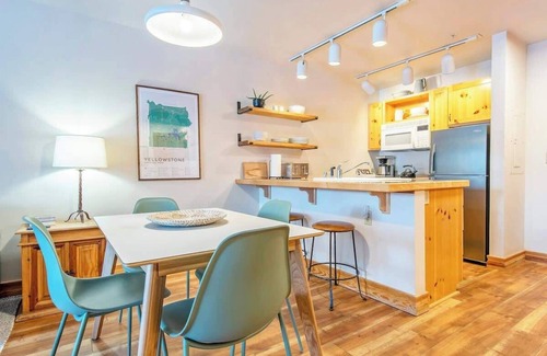 Driggs Condominio | Ski Chair, Hot Tubs, & Targhee Fun!