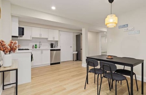 Clarkson-Lorne Park Casa | Basement unit - Fully Renovated Beautiful stay
