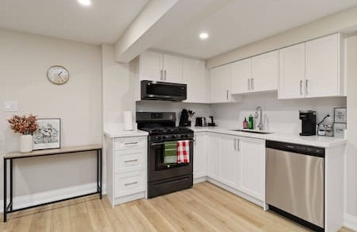 Clarkson-Lorne Park Casa | Basement unit - Fully Renovated Beautiful stay