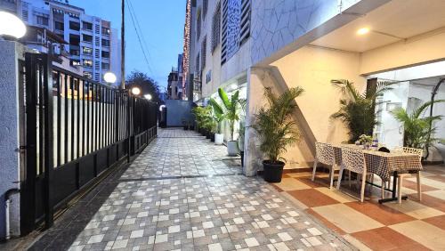 Aundh Hotel | Basil Inn