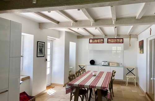 Briscous Casa | País Vasco│ Villa espléndida · Vista de los Pirineos · 7 suites · Piscina · Mesa de billar