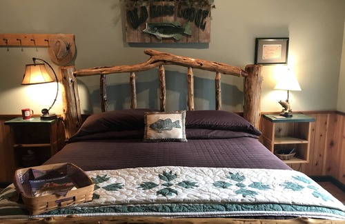 Lake Ozark Cama Y Desayuno | Bass and Baskets B&B