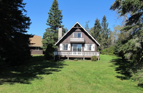 Tremont Casa | Bass Harbor Oceanfront Chalet: tranquilo, privado, gran vista al mar