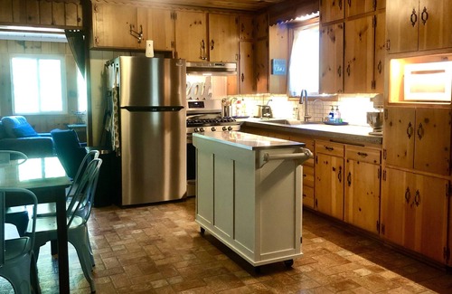 Wishon Cabina | Bass Lake Wildlife Crossing & Yosemite Base Camp