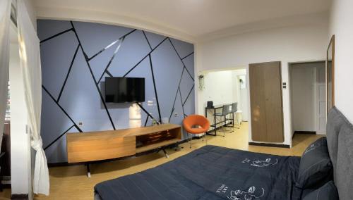 Haifa Apartamento | Bat Galim - Mirror Apartment by the beach