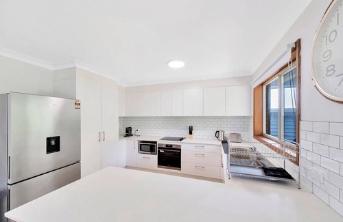 Bateau Bay Casa | Bateau Bay Trails -Family Retreat & Sweeping Views