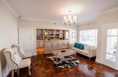 Klerksdorp Casa | Bateleur Guesthouse
