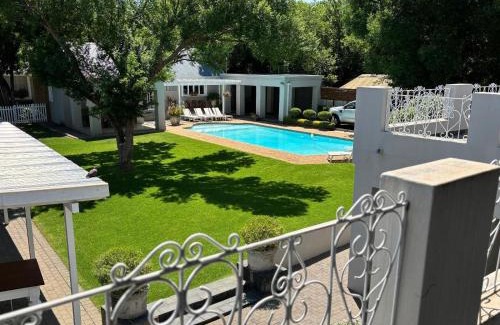 Klerksdorp Casa | Bateleur Guesthouse