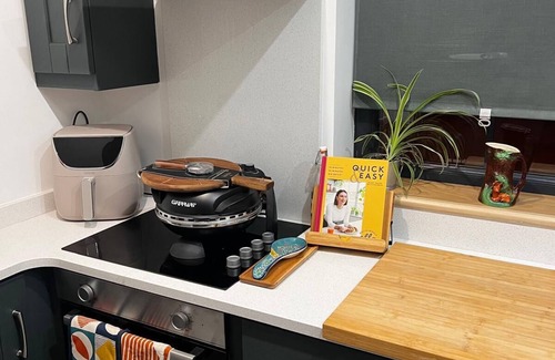 Newcastle Cabaña | Bath Lane Cottages located at the foot of the Mourne Mountains with Sauna & Bath