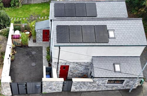 Newcastle Casa | Bath Lane Cottages & Sauna Garden