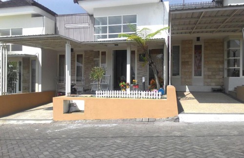 Sidomulyo Casa | Batu Homestay Syariah