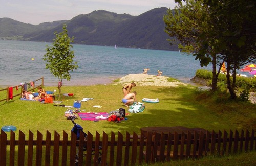 Nussdorf am Attersee Apartamento | Apartamento nº 2 -. Vista del lago y las monta��as - Granja Lenzmann - Familia Zesch