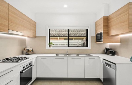 Booker Bay Casa | Bay Bliss U2 Booker Bay -Walk to beach, shops & restaurants