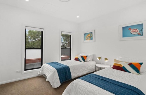 Booker Bay Casa | Bay Bliss U2 Booker Bay -Walk to beach, shops & restaurants
