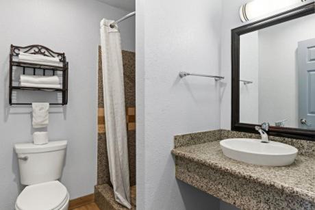 Oakland Hotel | Bay Breeze Inn