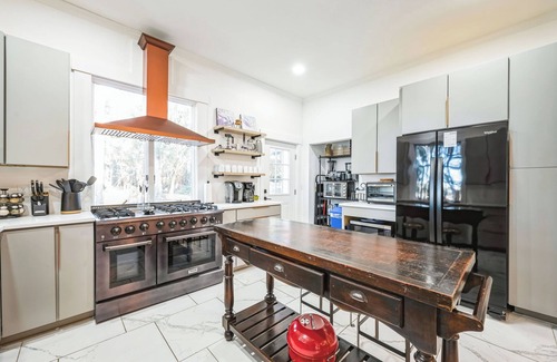 Johns Island Casa | Bay Breeze Manor: Waterfront, Pool & Hot Tub, Game Room!