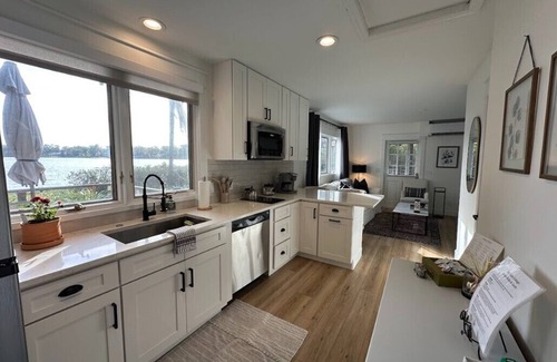 Lake Magdalene Cabaña | Bay Lake Cottage with Private Dock