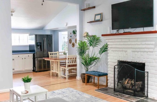 Willoughby Spit Casa | Bay Oak Beach Cottage