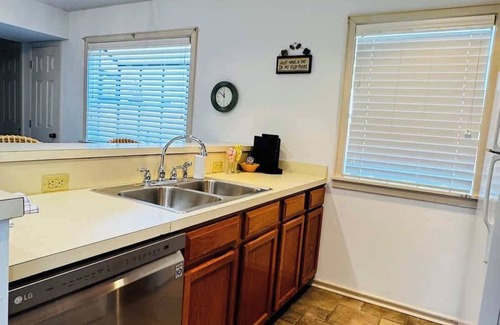 Little River Apartamento | Bay Tree cozy 2BR condo on the ground floor