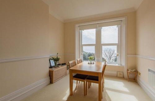 Mumbles Apartamento | Bay View Apartment by Tŷ SA