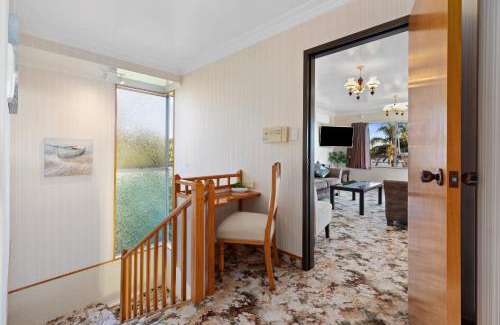 Maungatapu Casa | Bay View Gardens - Tauranga Holiday Home