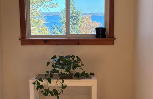 Queensland Casa | Bay views, trails, beaches, fresh air & quality well water. Monthly Rentals!