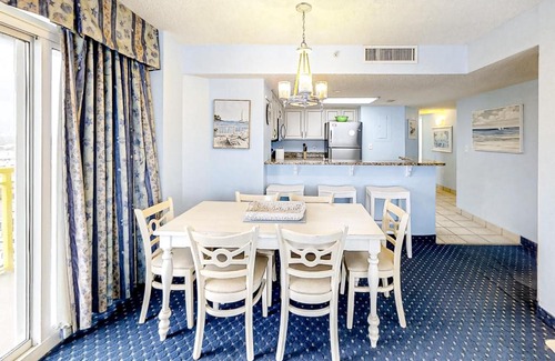 Crescent Beach Hotel | Bay Watch 0640