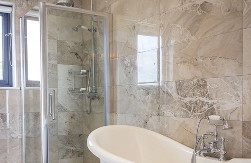 Clifden Cabaña | Baybridge House, Sky Road