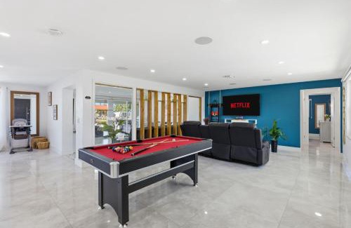 Bay Crest Park Casa | Baycrest Waterfront Pool Dock Gym Bikes