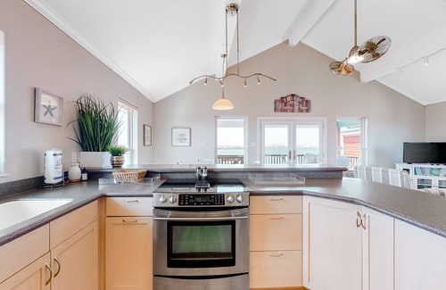 Crash Boat Basin Casa | Bayfront home w/private balcony water views/free WiFi/private dock/central A/C