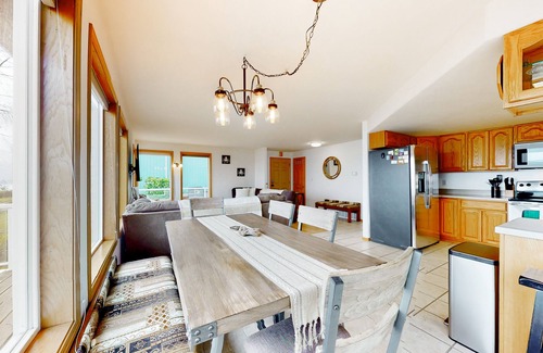 Camano Island Casa | Bayfront home with amazing water & mountain views, deck, lawn, grill, streaming