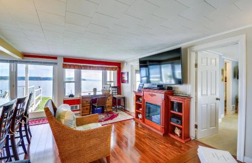 Port Hadlock Casa | Bayfront Port Hadlock Retreat with Grill and Deck!