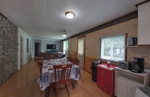 Hope Bay Casa | Bayfront Rustic Cottage | 4Br + Pet Friendly